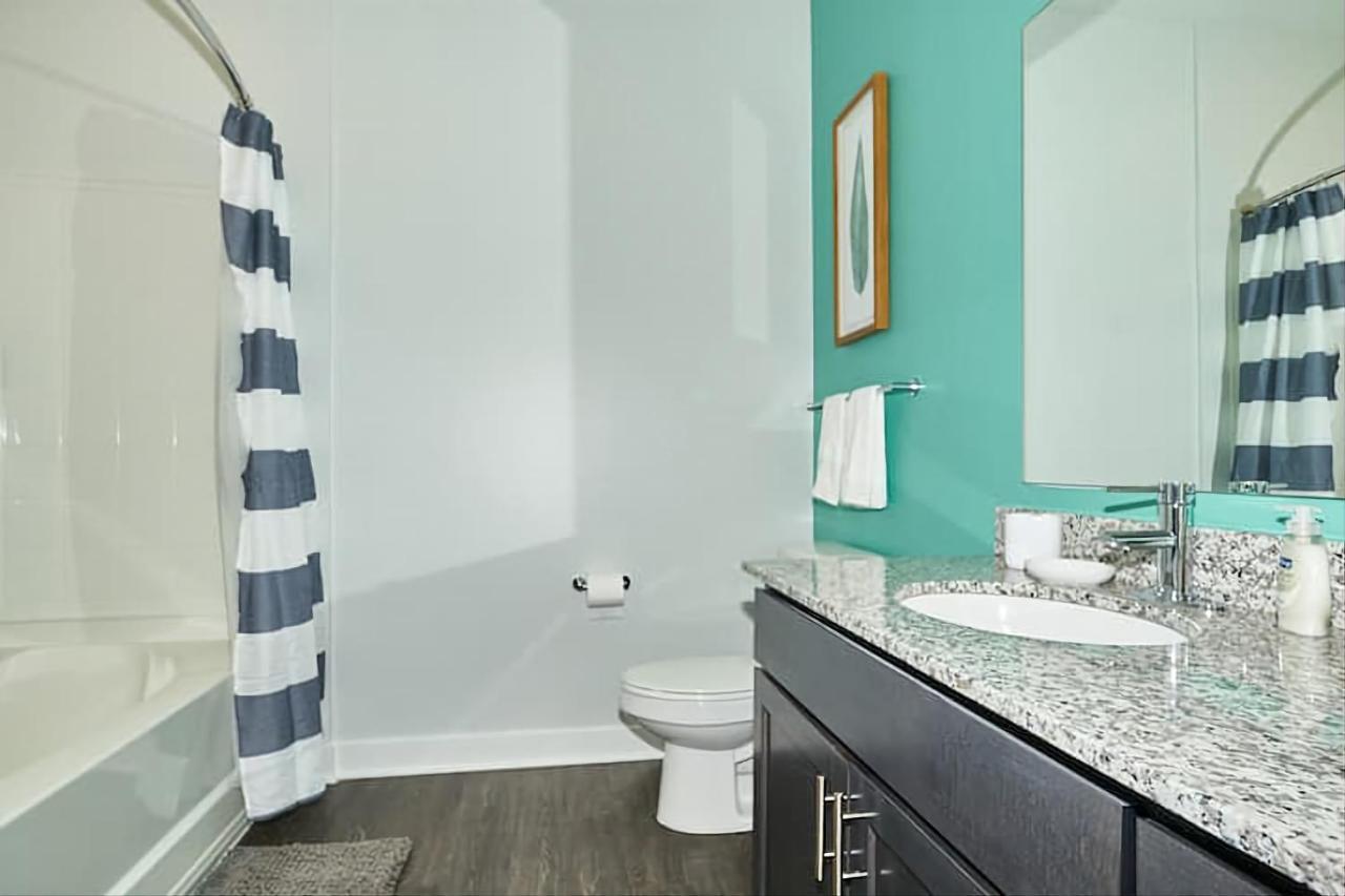 Apartment Modern & Spacious W Pool & Gym *