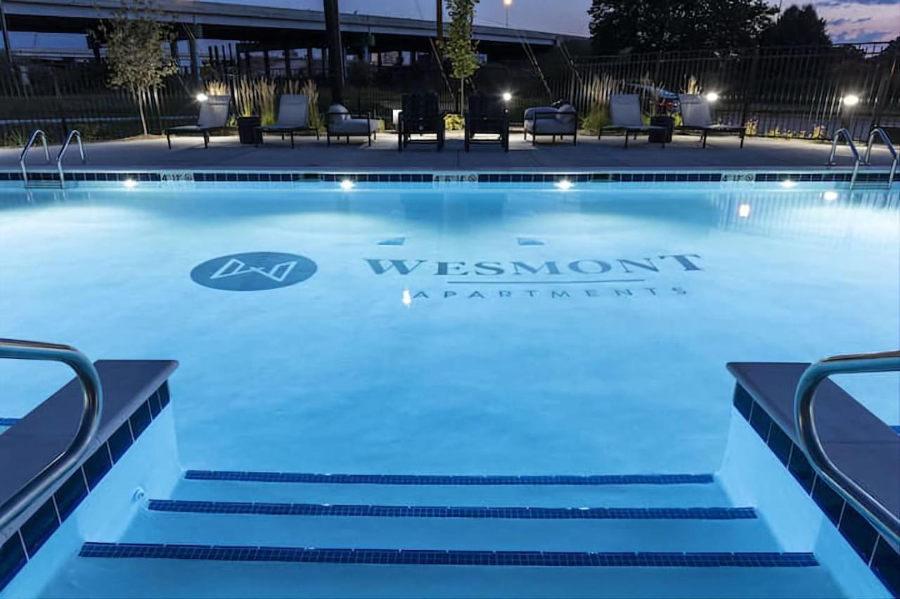 Modern & Spacious W Pool & Gym Apartment *